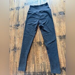 Beyond Yoga Space Dye Leggings — Heather black — size S — NWOT